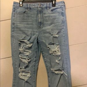 American Eagle High Wasted Jeans